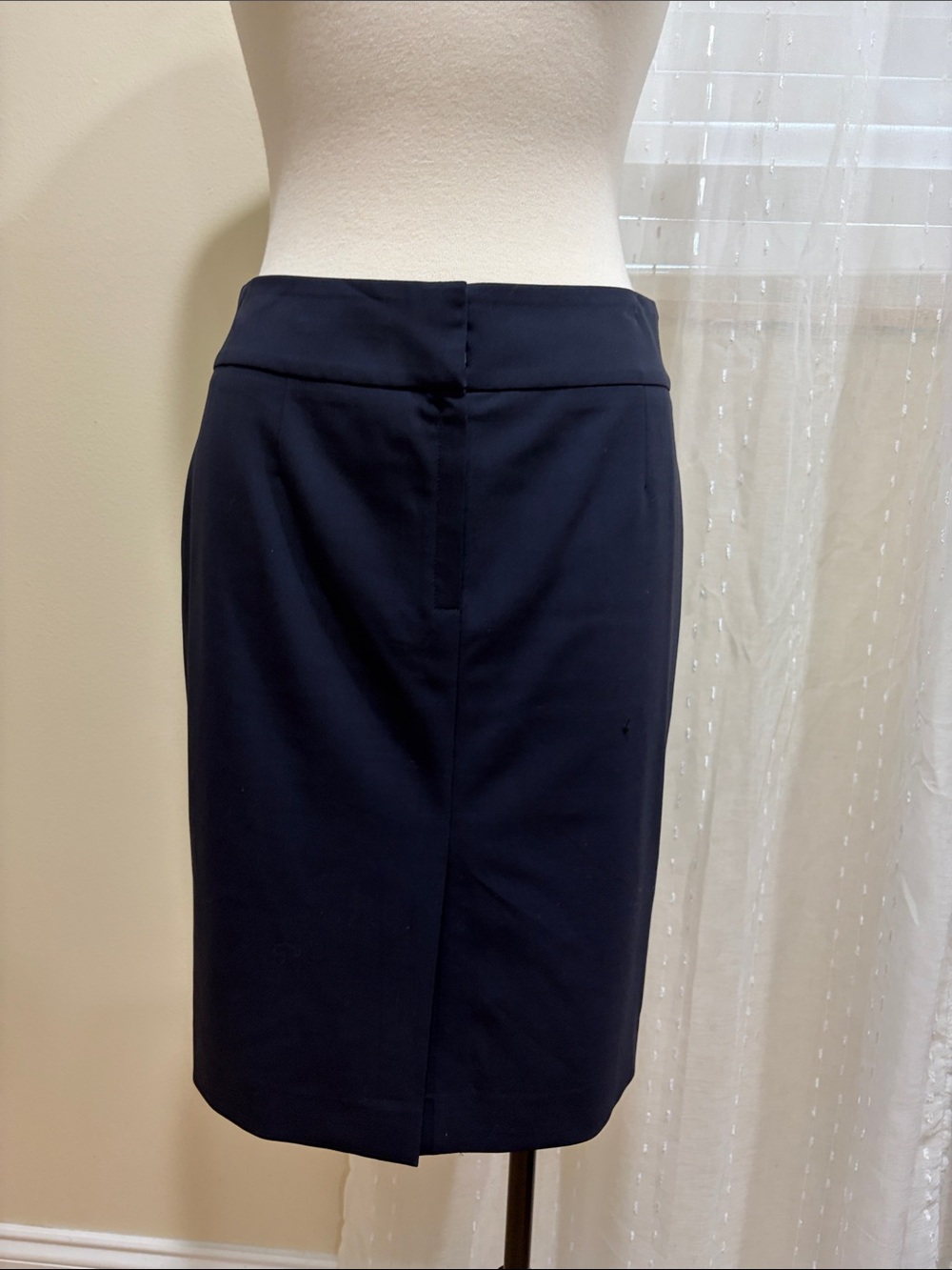 Hugo Boss Classic Navy Pencil Skirt size 8